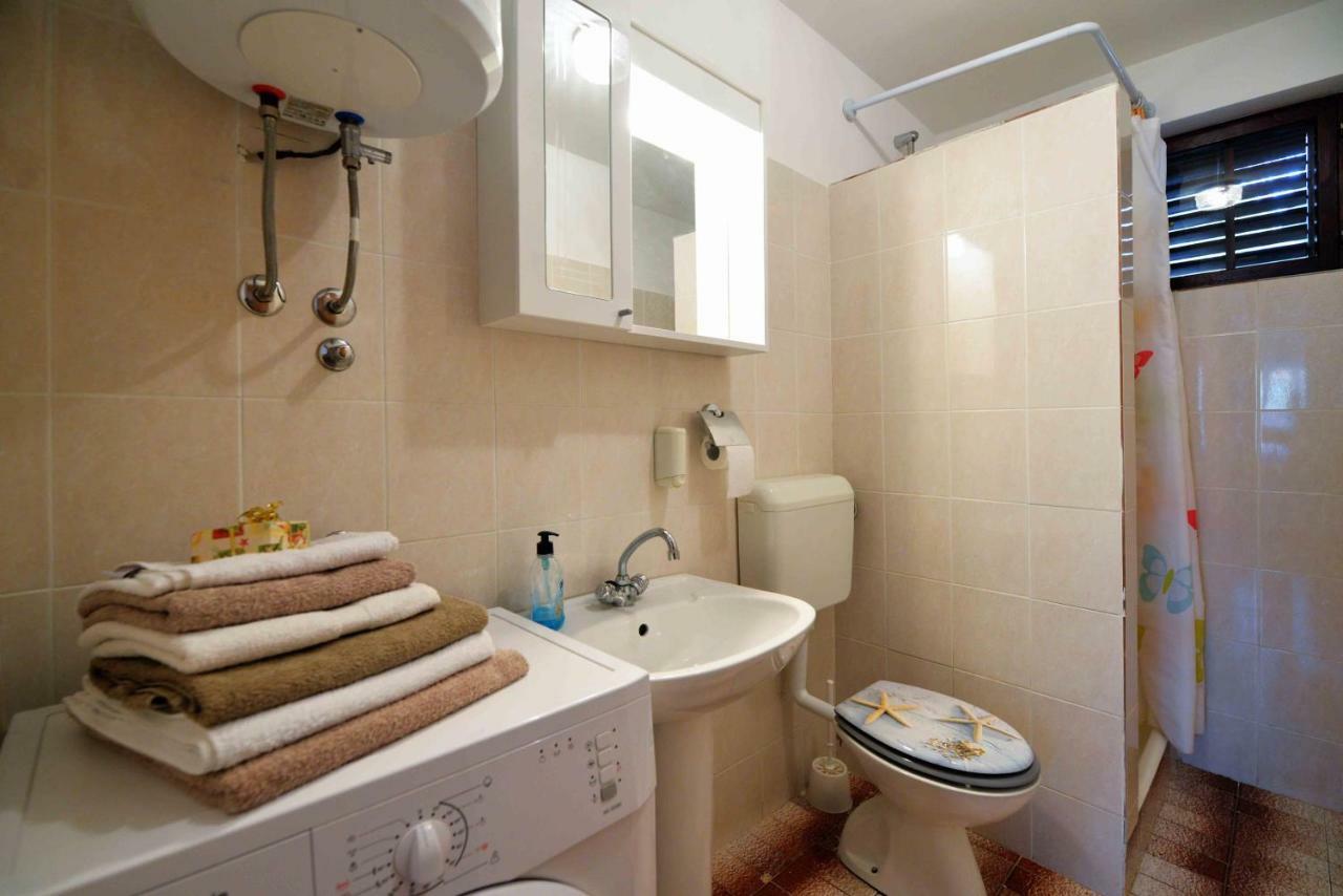 Apartment Miracle Murter Exterior foto